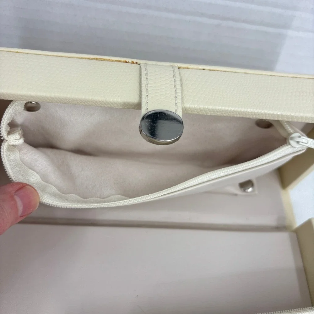 Jewelry Case Travel Box Removeable Zip Pouches Hinged Hard Side Cream